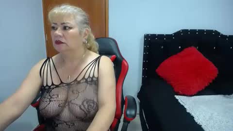 Eveling Blanco  online show from May 12, 2:08 am