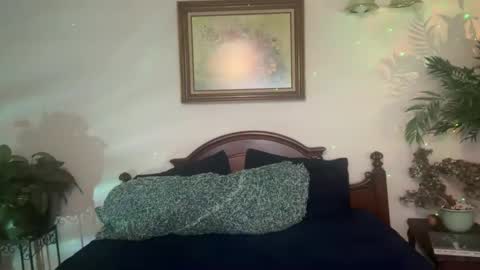 Snapshot of ursw33taddiction chatting on December 2, 7:03 am Sasha online show from December 2, 7:03 am