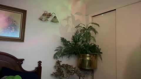 Snapshot of ursw33taddiction chatting on January 28, 1:05 pm Sasha online show from January 28, 1:05 pm