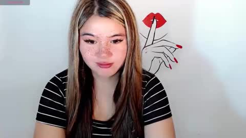 Snapshot of ursweet_ashley chatting on January 5, 4:04 am online show from January 5, 4:04 am