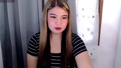 Snapshot of ursweet_ashley chatting on January 11, 1:37 am online show from January 11, 1:37 am