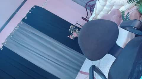 UrSweetBbGirl online show from June 26, 12:48 am
