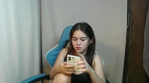 Snapshot of ursweetcarina69 chatting on February 17, 10:12 am ursweetcarina69 online show from February 17, 10:12 am