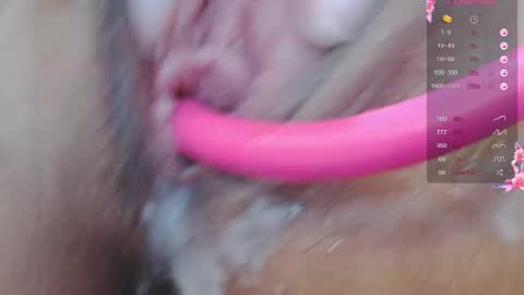 Snapshot of ursweetclassygirl chatting on January 14, 11:48 pm Ursweetclassygirl online show from January 14, 11:48 pm