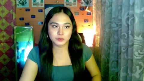 YOURGIRLCAMILLA online show from December 15, 3:38 pm