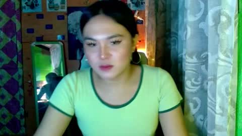 YOURGIRLCAMILLA online show from January 6, 4:54 pm