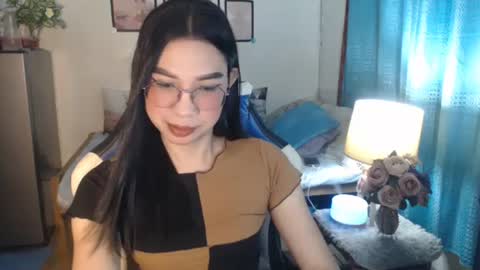 Snapshot of urwetasianprincessxx chatting on March 12, 11:20 am Ashley Kate Mateo Gray online show from March 12, 11:20 am