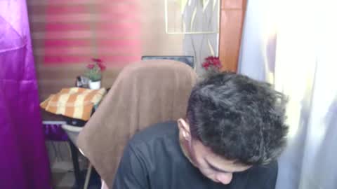 Snapshot of urwild_fuckerxx chatting on November 18, 11:37 pm urwild_fuckerxx online show from November 18, 11:37 pm