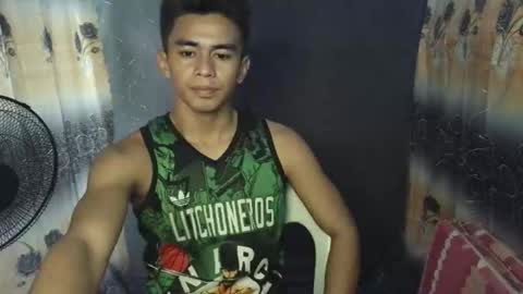 Snapshot of urwild_fuckerxx chatting on January 8, 2:03 am urwild_fuckerxx online show from January 8, 2:03 am