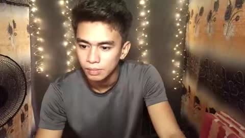 Snapshot of urwild_fuckerxx chatting on January 14, 1:33 am urwild_fuckerxx online show from January 14, 1:33 am