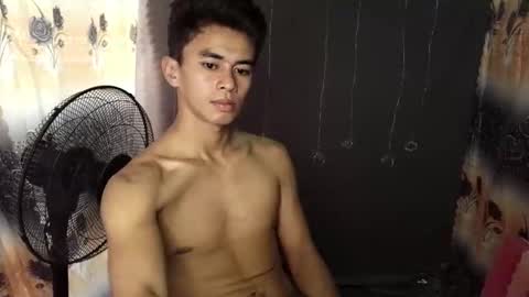 Snapshot of urwild_fuckerxx chatting on January 18, 2:48 am urwild_fuckerxx online show from January 18, 2:48 am