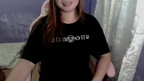 urwildslutty17 online show from December 14, 1:00 am