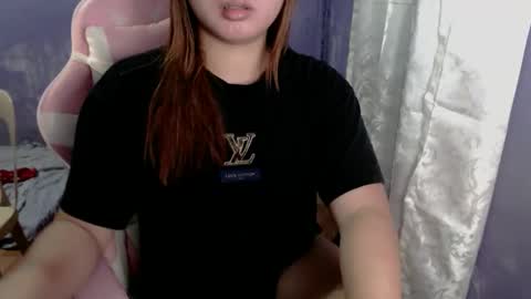 urwildslutty17 online show from December 20, 2:29 am