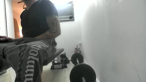 Snapshot of use4pleasure chatting on October 13, 1:05 am BamBam online show from October 13, 1:05 am