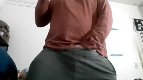 Snapshot of use_me_rn chatting on February 3, 7:02 am Daddy online show from February 3, 7:02 am