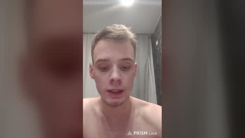 Snapshot of utem70 chatting on February 3, 8:47 pm Nick online show from February 3, 8:47 pm