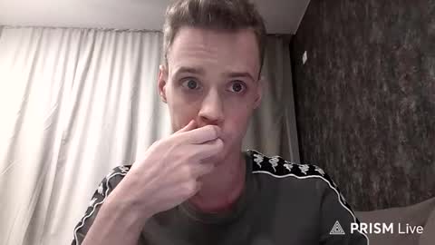 Snapshot of utem70 chatting on February 5, 11:53 pm Nick online show from February 5, 11:53 pm