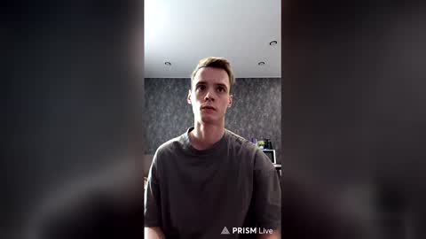 Snapshot of utem70 chatting on February 18, 4:19 am Nick online show from February 18, 4:19 am