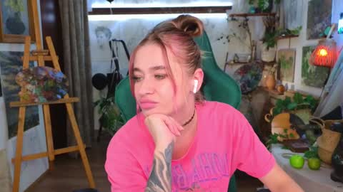 Leila online show from December 2, 8:55 pm