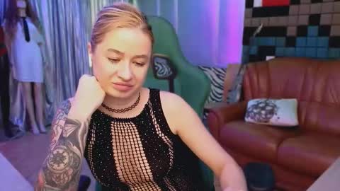 Leila online show from November 27, 6:26 am