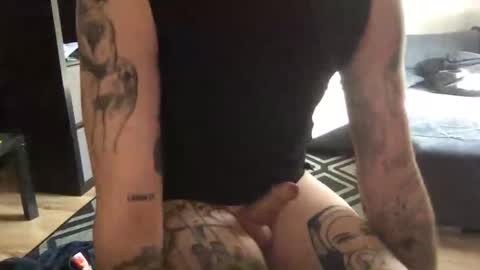 Snapshot of uwantitno chatting on March 5, 1:28 pm uwantitno online show from March 5, 1:28 pm