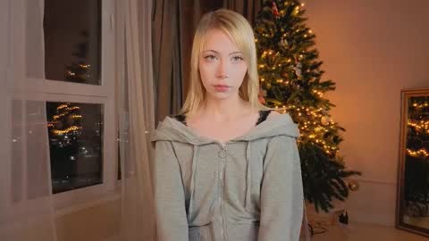 Chloe online show from February 17, 1:51 pm