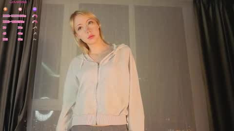 Chloe online show from February 19, 2:02 pm