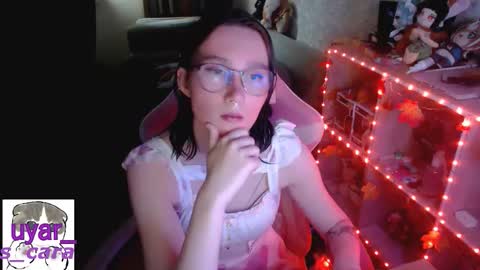 Snapshot of uyar_ chatting on October 8, 2:14 pm Cara online show from October 8, 2:14 pm