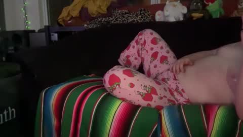 v69923285 online show from December 18, 7:58 am