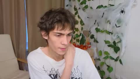 Snapshot of va1ora chatting on October 29, 12:18 pm Valora online show from October 29, 12:18 pm