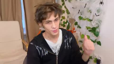 Snapshot of va1ora chatting on November 1, 12:29 pm Valora online show from November 1, 12:29 pm