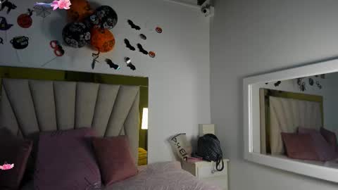 vahioleth  online show from October 31, 3:07 am