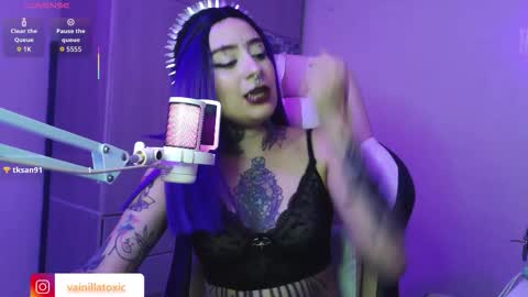 Vainilla Independent model online show from December 5, 2:20 am