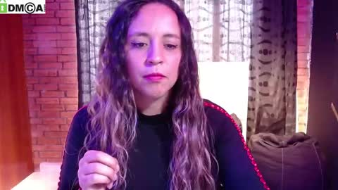 Snapshot of vaiolet_lux chatting on March 9, 8:46 pm vaiolet online show from March 9, 8:46 pm