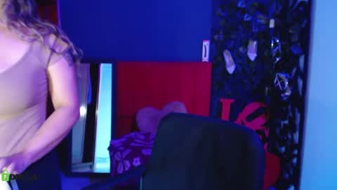 Snapshot of vaiolet_lux chatting on March 31, 8:42 pm vaiolet online show from March 31, 8:42 pm