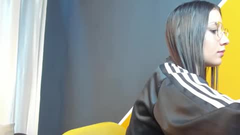 Snapshot of vaioletcooper chatting on April 1, 1:34 pm VaiolletCooper online show from April 1, 1:34 pm