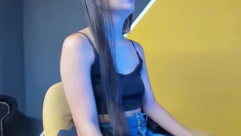 Snapshot of vaioletcooper chatting on April 2, 3:31 pm VaiolletCooper online show from April 2, 3:31 pm