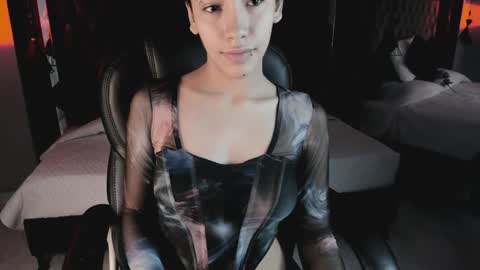 Vaioleth online show from January 18, 1:59 pm