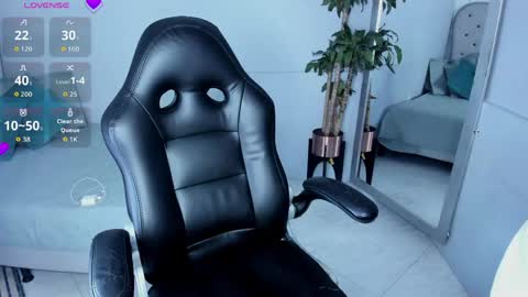 Snapshot of vaiolethsan chatting on May 2, 2:55 pm Vaioleth online show from May 2, 2:55 pm