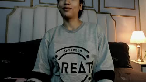 Snapshot of vaiolethsan chatting on June 4, 12:44 pm Vaioleth online show from June 4, 12:44 pm