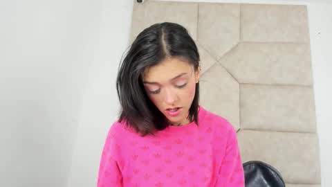 V A I O L E T T  S M I T H online show from November 6, 1:34 pm