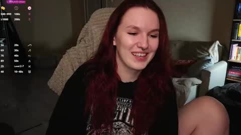 Val online show from March 5, 9:11 pm