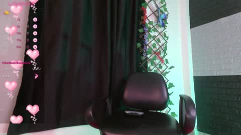 Snapshot of vale_bunny chatting on December 5, 5:15 am Valery online show from December 5, 5:15 am