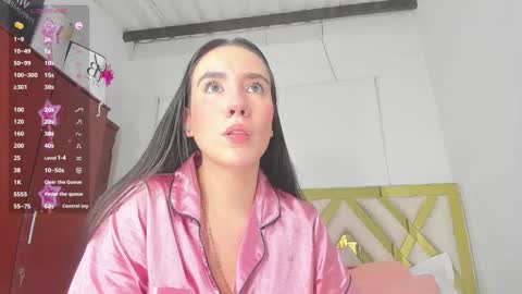 Snapshot of vale_dolce22 chatting on March 25, 4:07 am VALE online show from March 25, 4:07 am