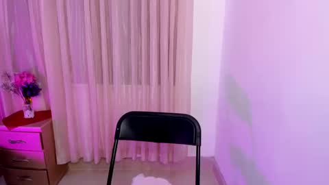 HI IM NEW online show from September 9, 2:16 pm