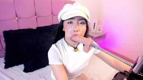 Snapshot of valecute_ chatting on April 10, 8:13 pm Vale online show from April 10, 8:13 pm