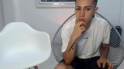 valen paul online show from November 18, 5:23 am