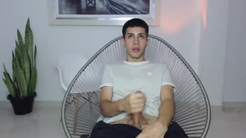 valen paul online show from December 21, 2:41 am