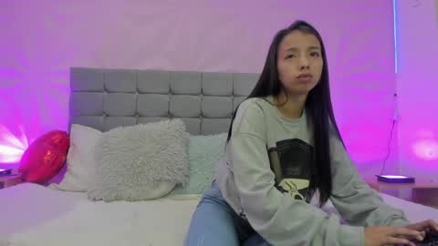 valen_cg online show from April 2, 12:25 pm