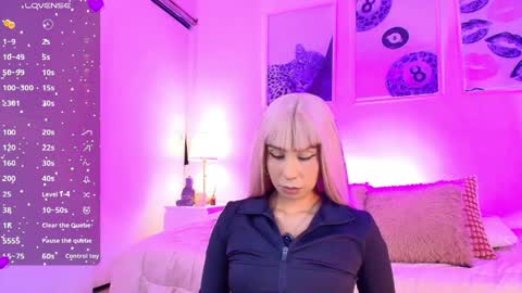 Snapshot of valen_ross_ chatting on April 9, 1:05 am valentina Rossi 3 online show from April 9, 1:05 am